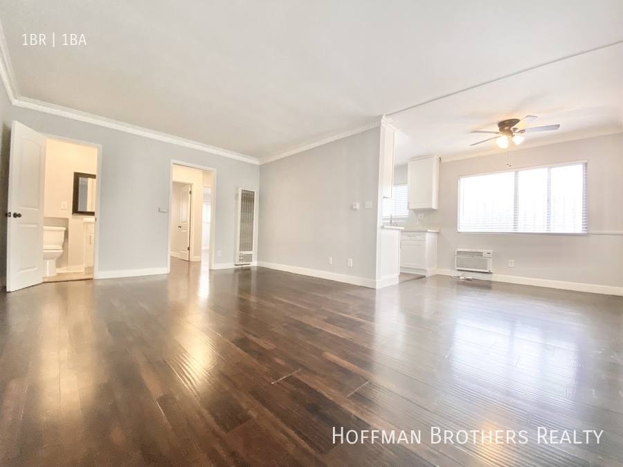 Apartment for rent at 5722 La Mirada Ave #3, Los Angeles, CA 90038