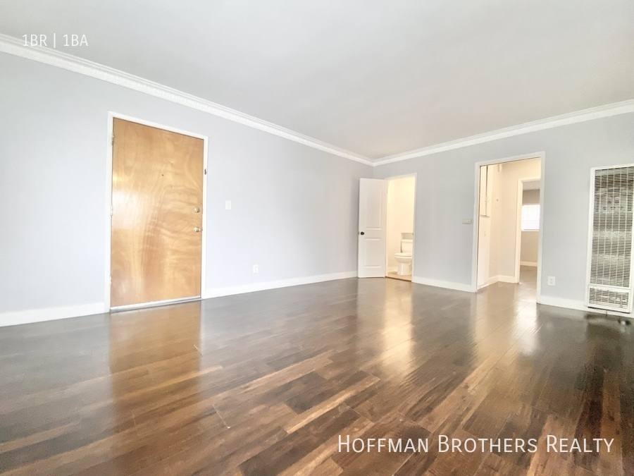 Apartment for rent at 5722 La Mirada Ave #3, Los Angeles, CA 90038