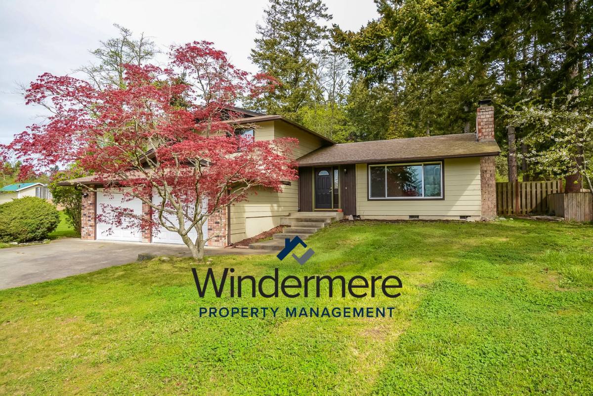 House for rent at 1285 Crescent Dr, Oak Harbor, WA 98277