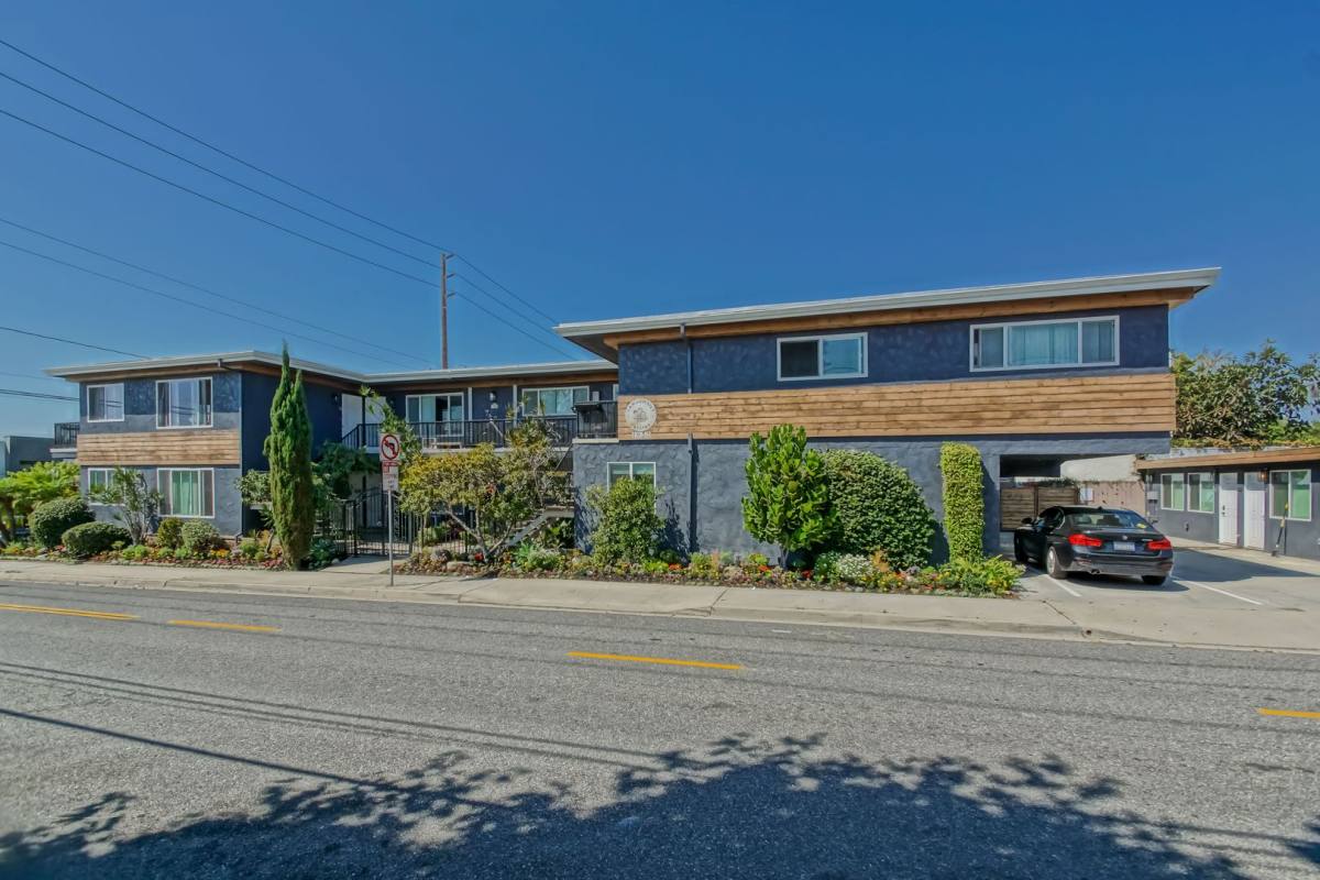 Apartment for rent at 1923 Vanderbilt Lane, Redondo Beach, CA 90278
