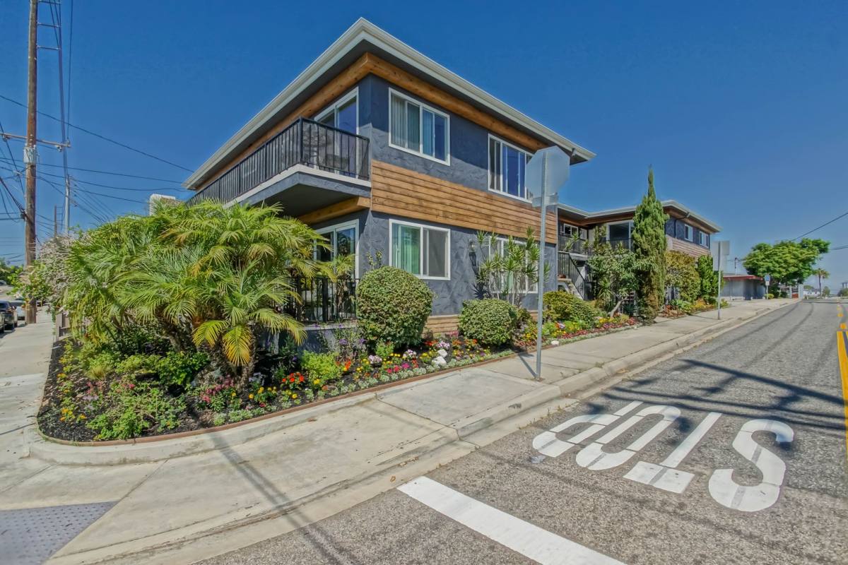 Apartment for rent at 1923 Vanderbilt Lane, Redondo Beach, CA 90278