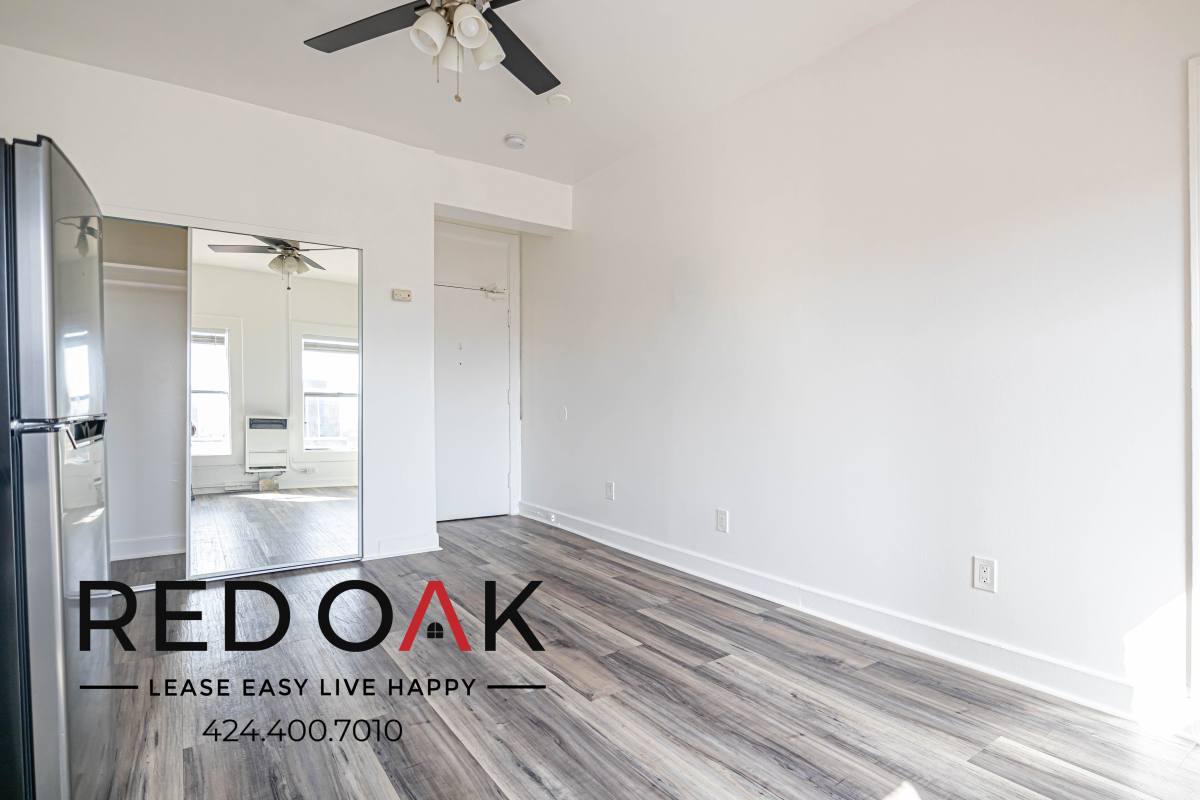 Condo for rent at 744 Beacon Ave #204, Los Angeles, CA 90017