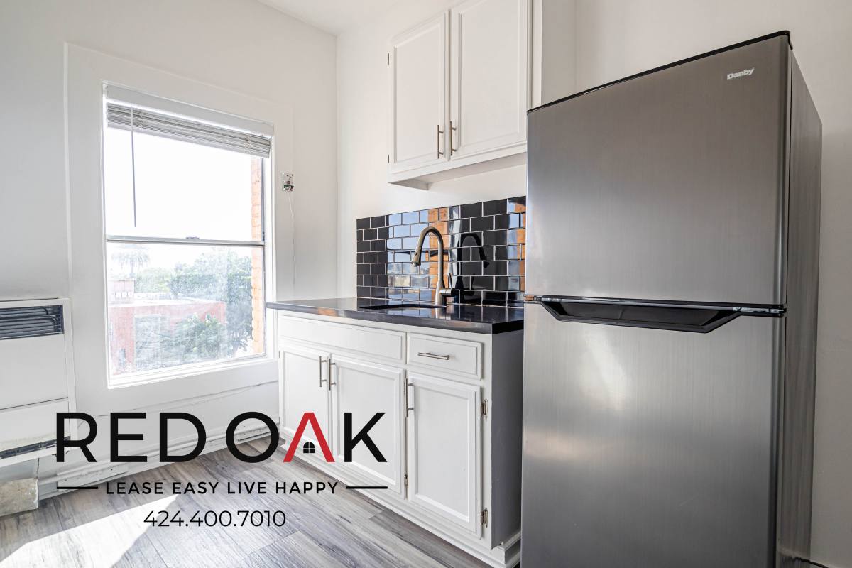 Condo for rent at 744 Beacon Ave #204, Los Angeles, CA 90017