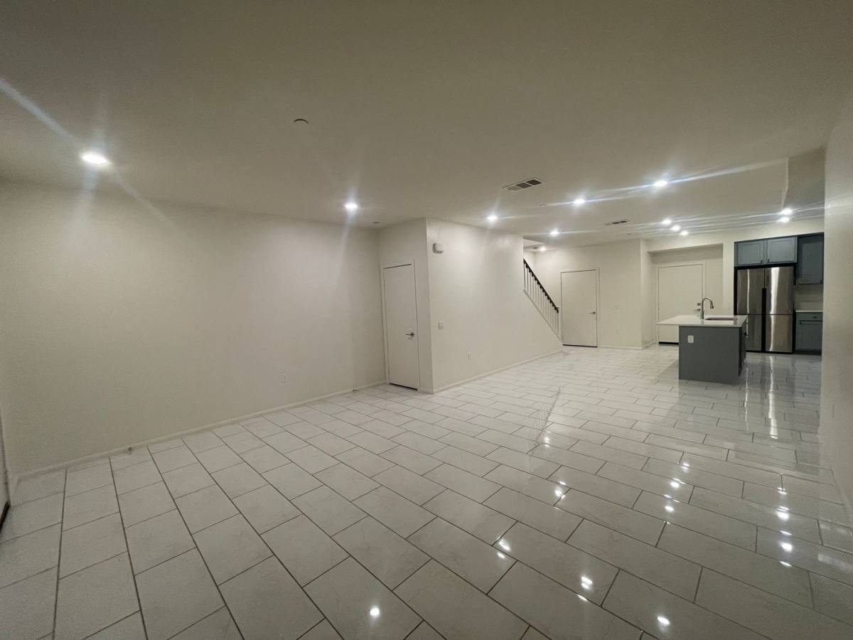 Townhouse for rent at 2040 Mindoro Lane, Chula Vista, CA 91915
