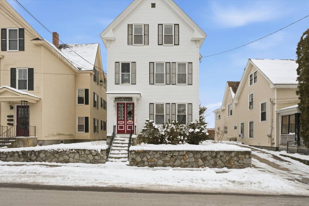 Apartment for rent at 135 Sagamore St #3, Manchester, NH 03104
