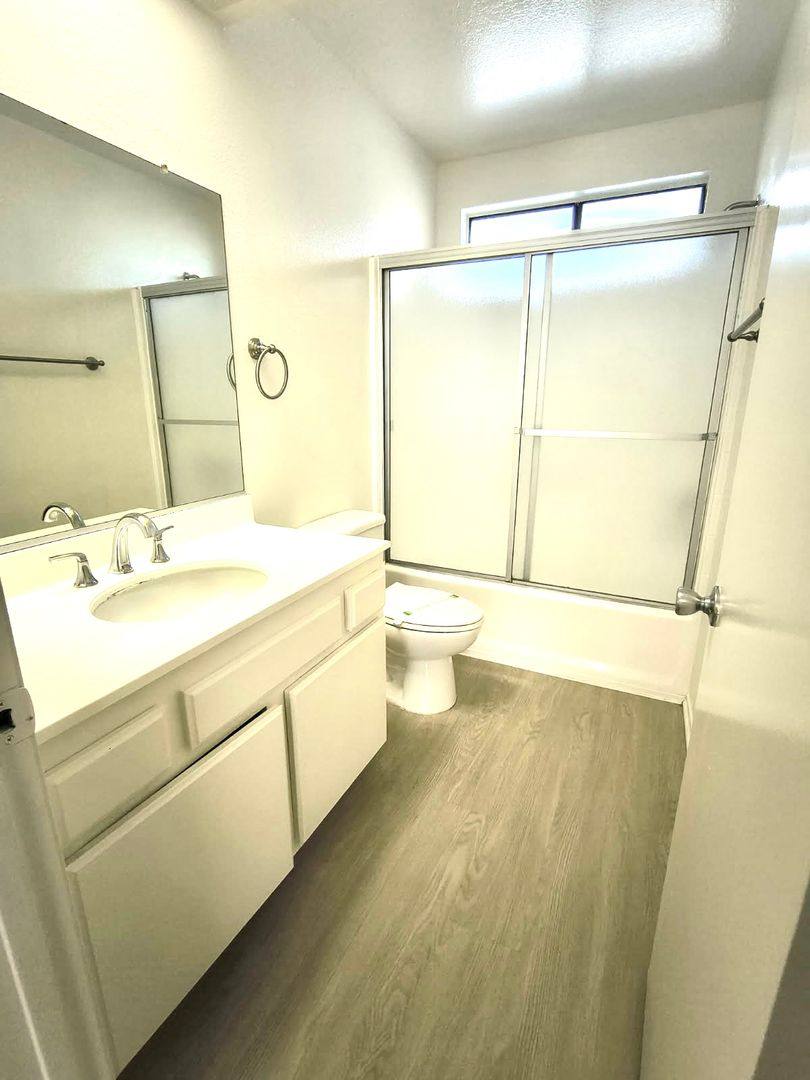 Apartment for rent at 12400 Eucalyptus Ave, Hawthorne, CA 90250