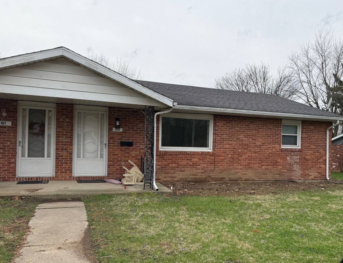 Townhouse for rent at 101-103 N Redwood Lane, Muncie, IN 47304