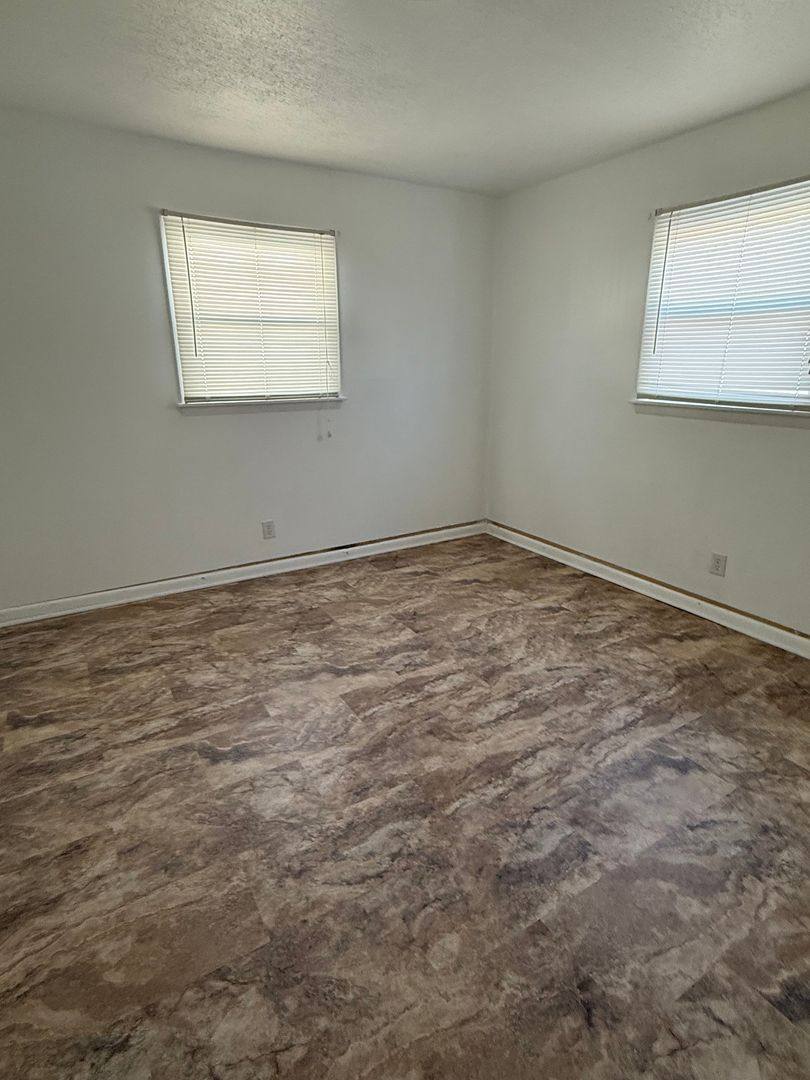 Townhouse for rent at 101-103 N Redwood Lane, Muncie, IN 47304