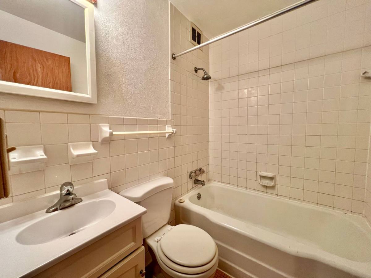 Apartment for rent at 109 16th St NE, Rochester, MN 55906