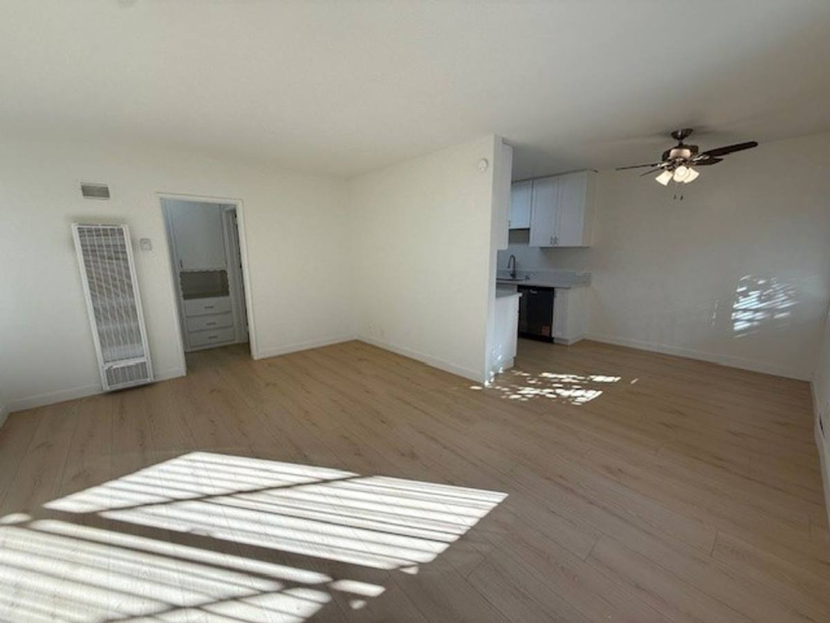 Apartment for rent at 459 Orange Ave, Long Beach, CA 90802
