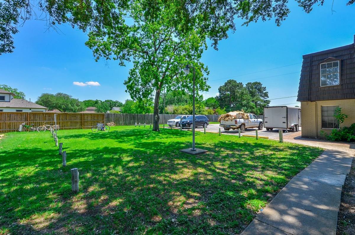 Apartment for rent at 1518 E Ave, Katy, TX 77493