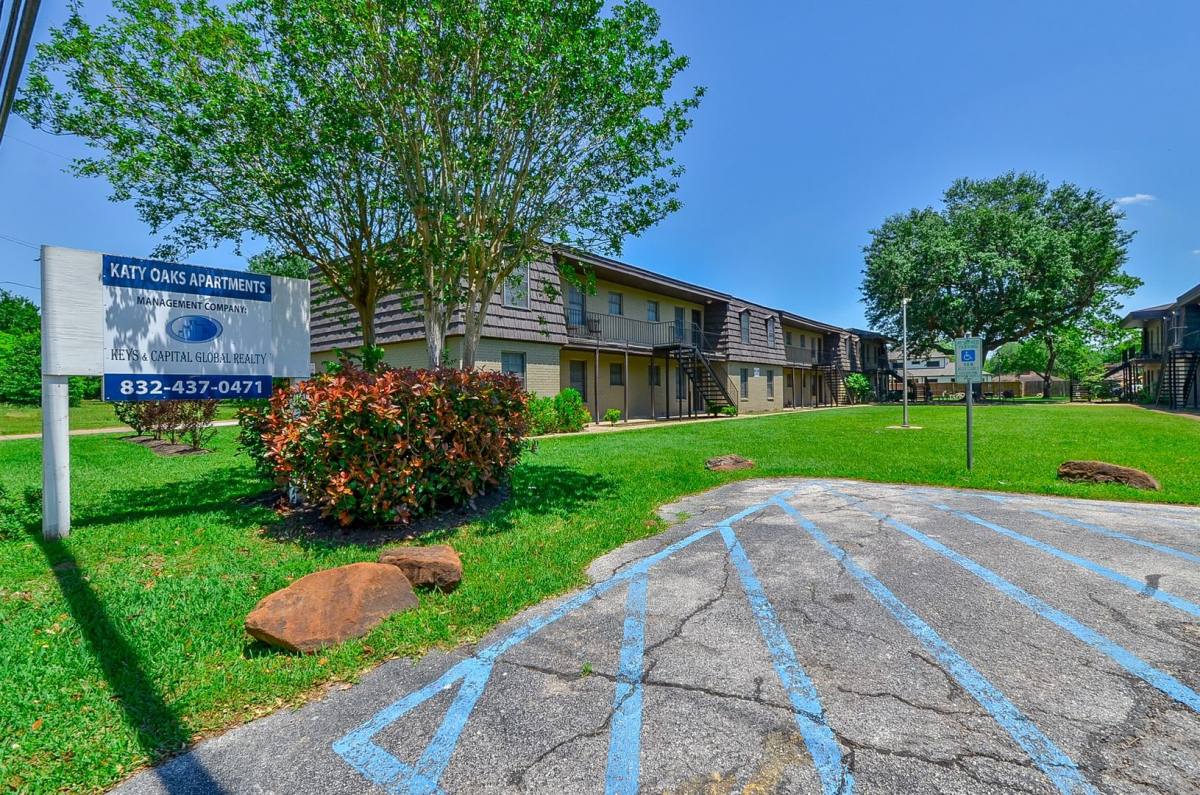 Apartment for rent at 1518 E Ave, Katy, TX 77493