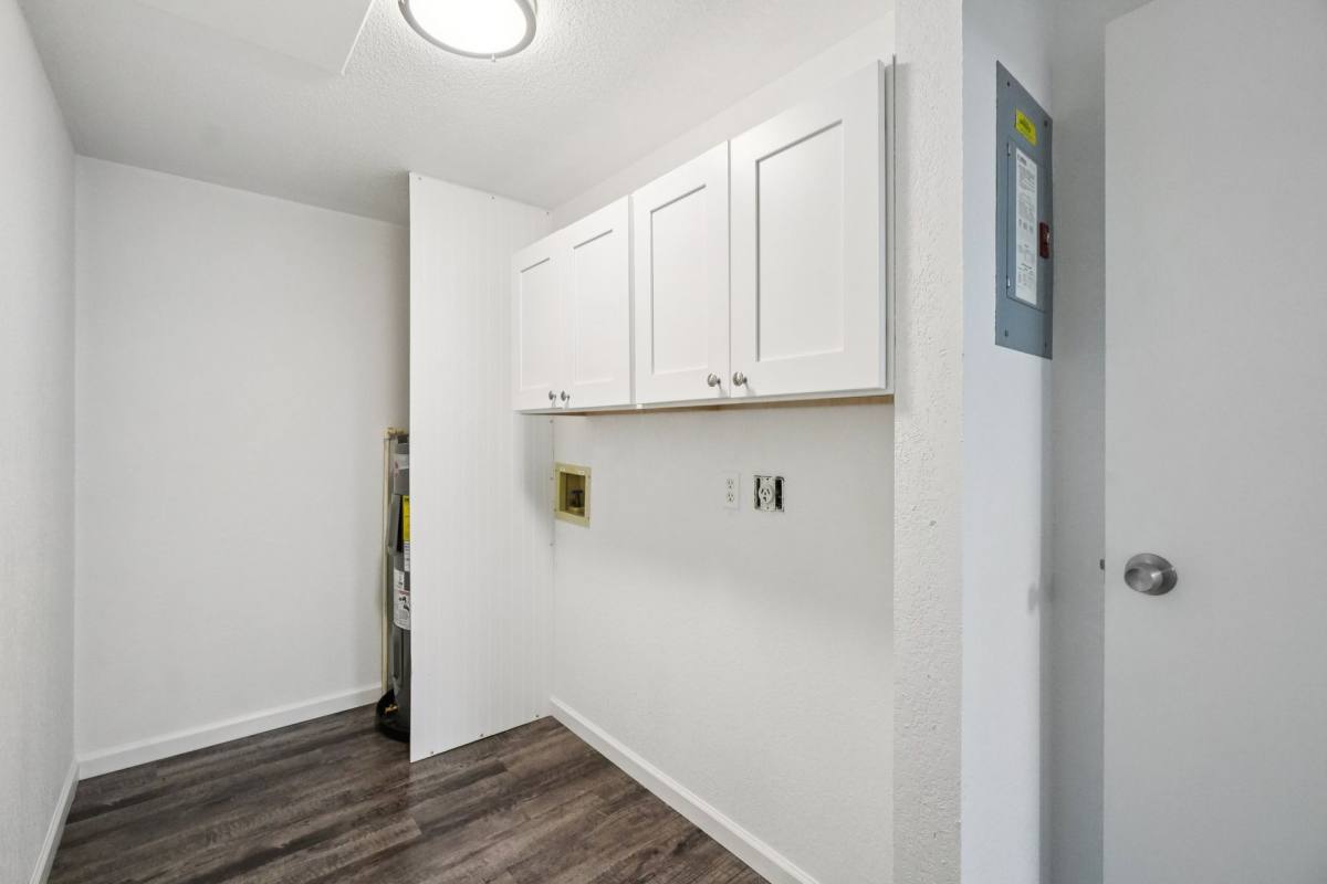 Apartment for rent at 4306 Royal Glen Dr, Comstock Park, MI 49321