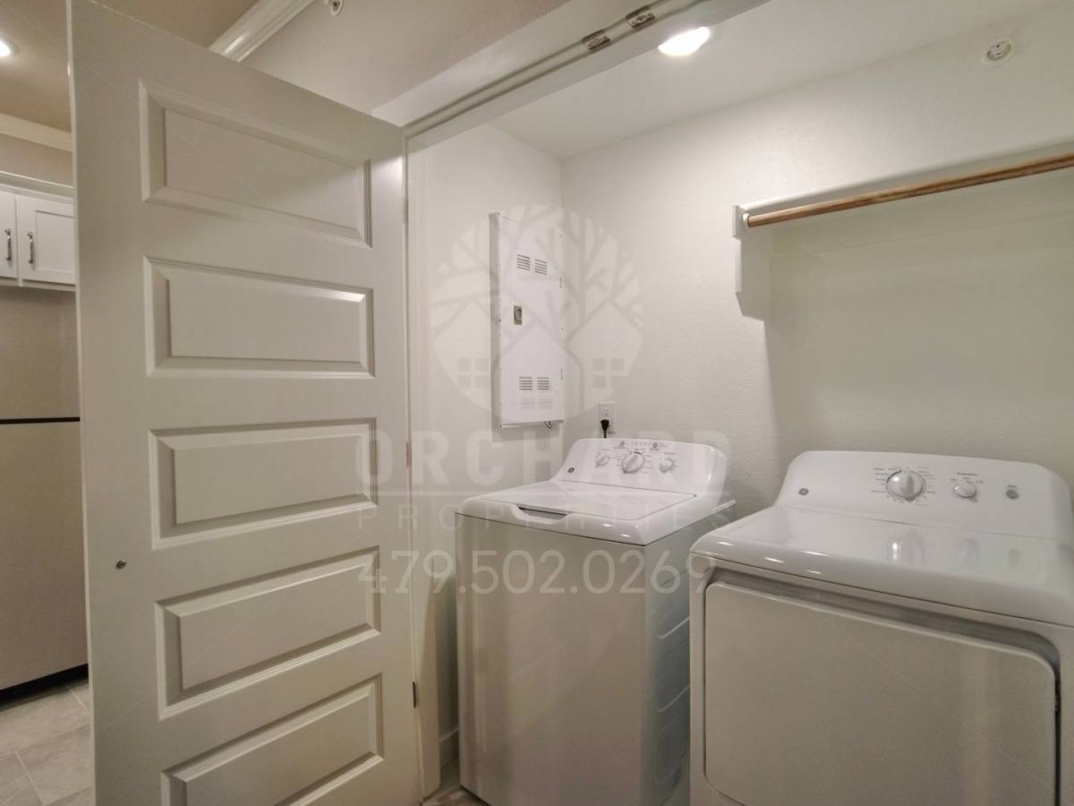 Apartment for rent at 2000 E Brookview Circle, Siloam Springs, AR 72761