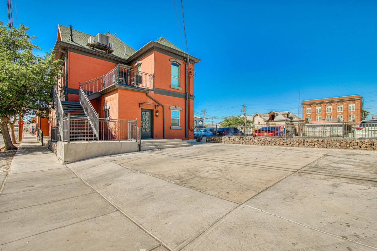 Apartment for rent at 702 Myrtle Ave, El Paso, TX 79901