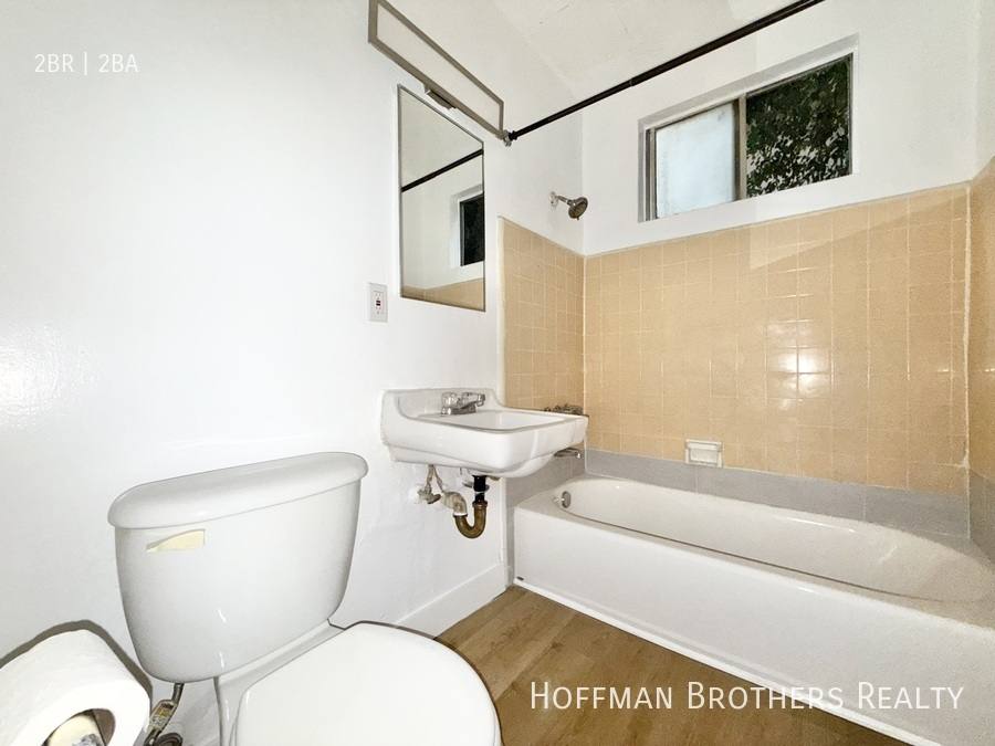 Apartment for rent at 1550 S Westgate Ave #16, Los Angeles, CA 90025