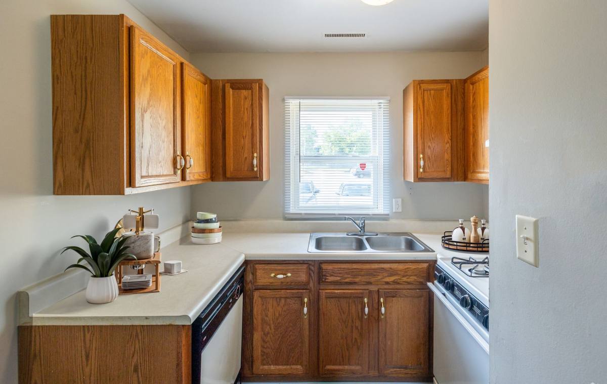 Townhouse for rent at 859 Buchanan St, Fort Wayne, IN 46803