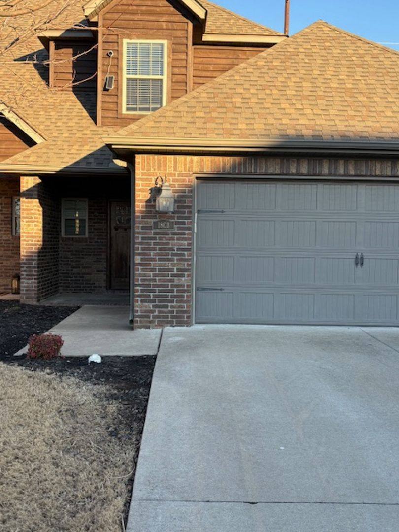 Townhouse for rent at 1801 & 1803 SW Stonegrove Rd, Bentonville, AR 72712