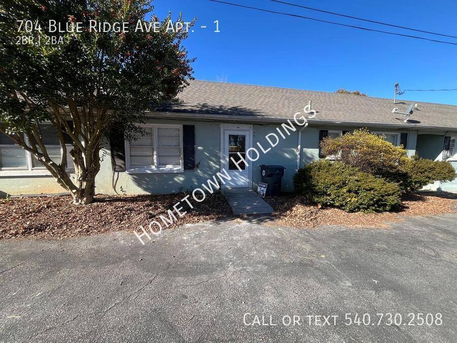 Apartment for rent at 704 Blue Ridge Ave #1, Bedford, VA 24523
