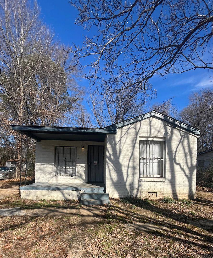 House for rent at 632 Harahan Rd, Memphis, TN 38109
