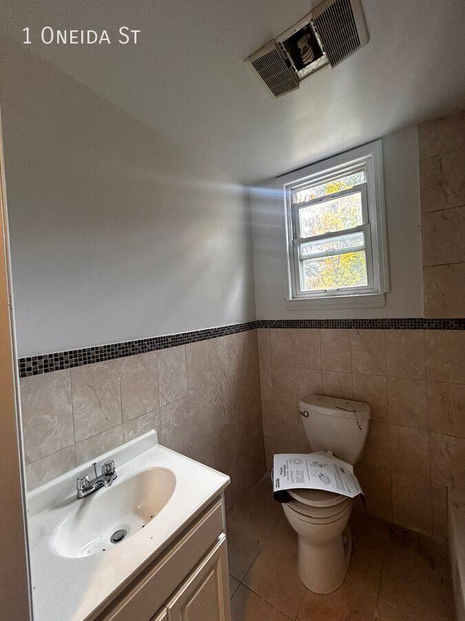 Apartment for rent at 1 Oneida St, Yonkers, NY 10703