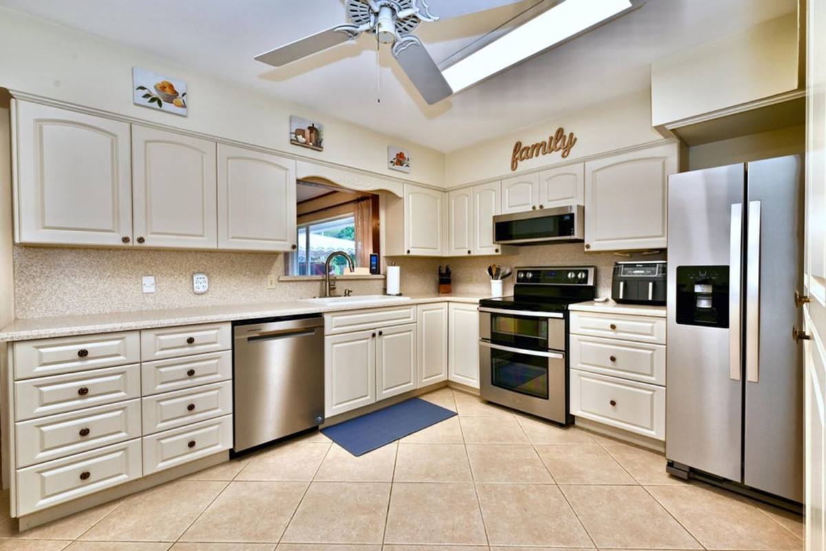House for rent at 129 Alhambra Place, West Palm Beach, FL 33405