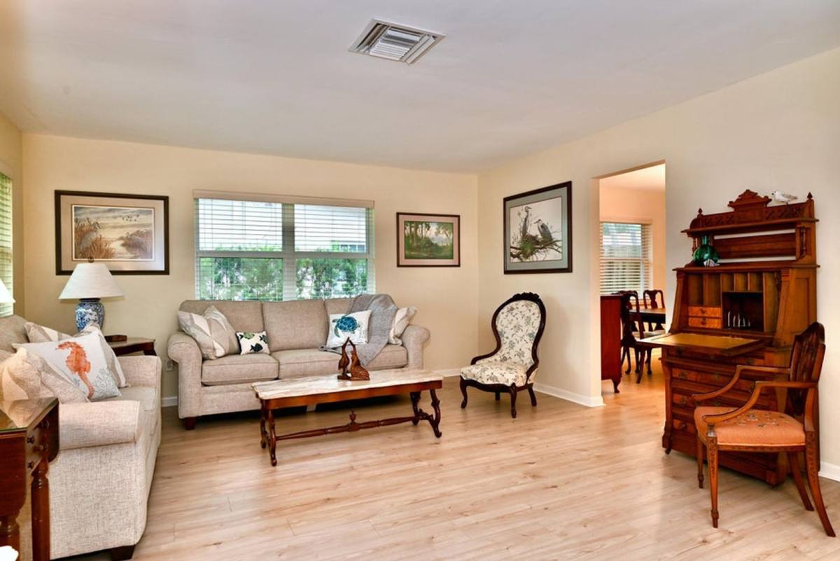 House for rent at 129 Alhambra Place, West Palm Beach, FL 33405