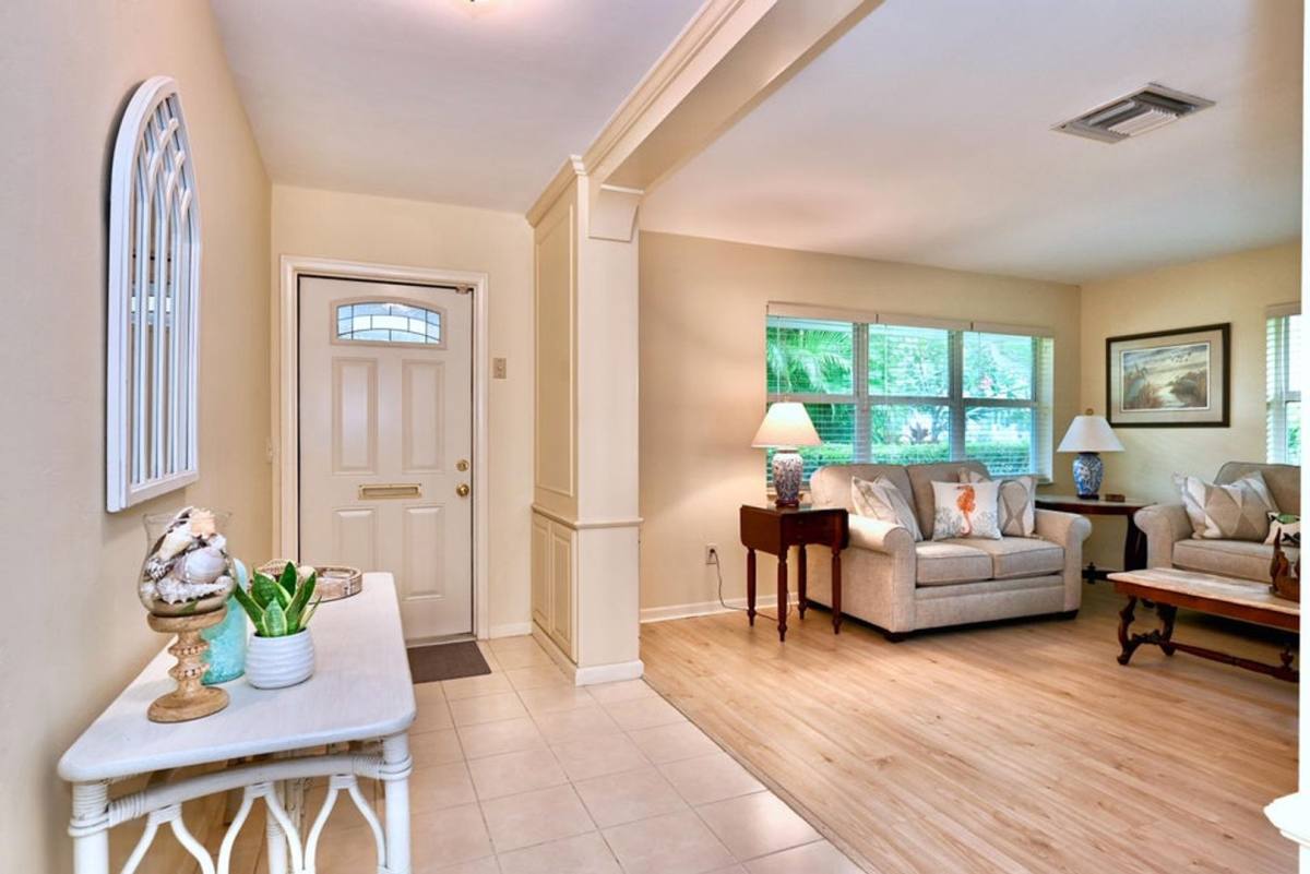 House for rent at 129 Alhambra Place, West Palm Beach, FL 33405