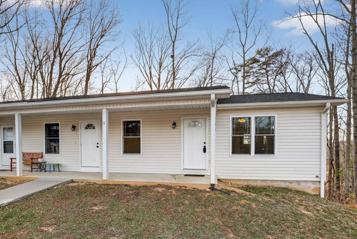 House for rent at 143 Vernon Lewis Trail, Hendersonville, NC 28792