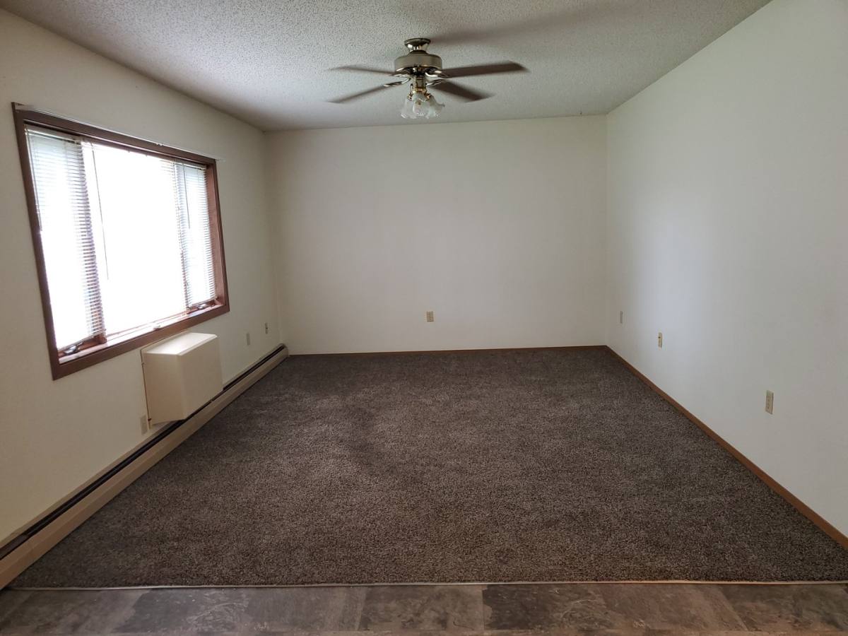 Apartment for rent at 800-812 S Sherman Ave, Sioux Falls, SD 57104