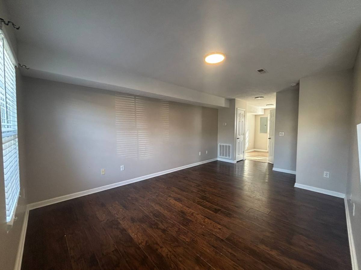 Townhouse for rent at 568 Gray Station Rd, Johnson City, TN 37615