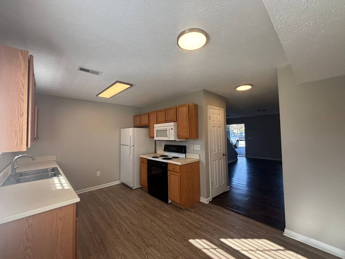 Townhouse for rent at 568 Gray Station Rd, Johnson City, TN 37615