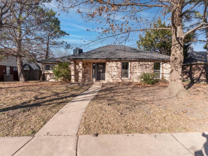 House for rent at 2409 Brookside Dr, Rowlett, TX 75088