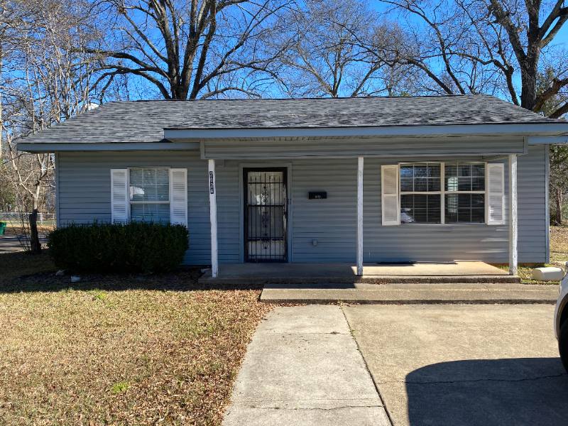 House for rent at 2024 Olive St, Texarkana, TX 75501