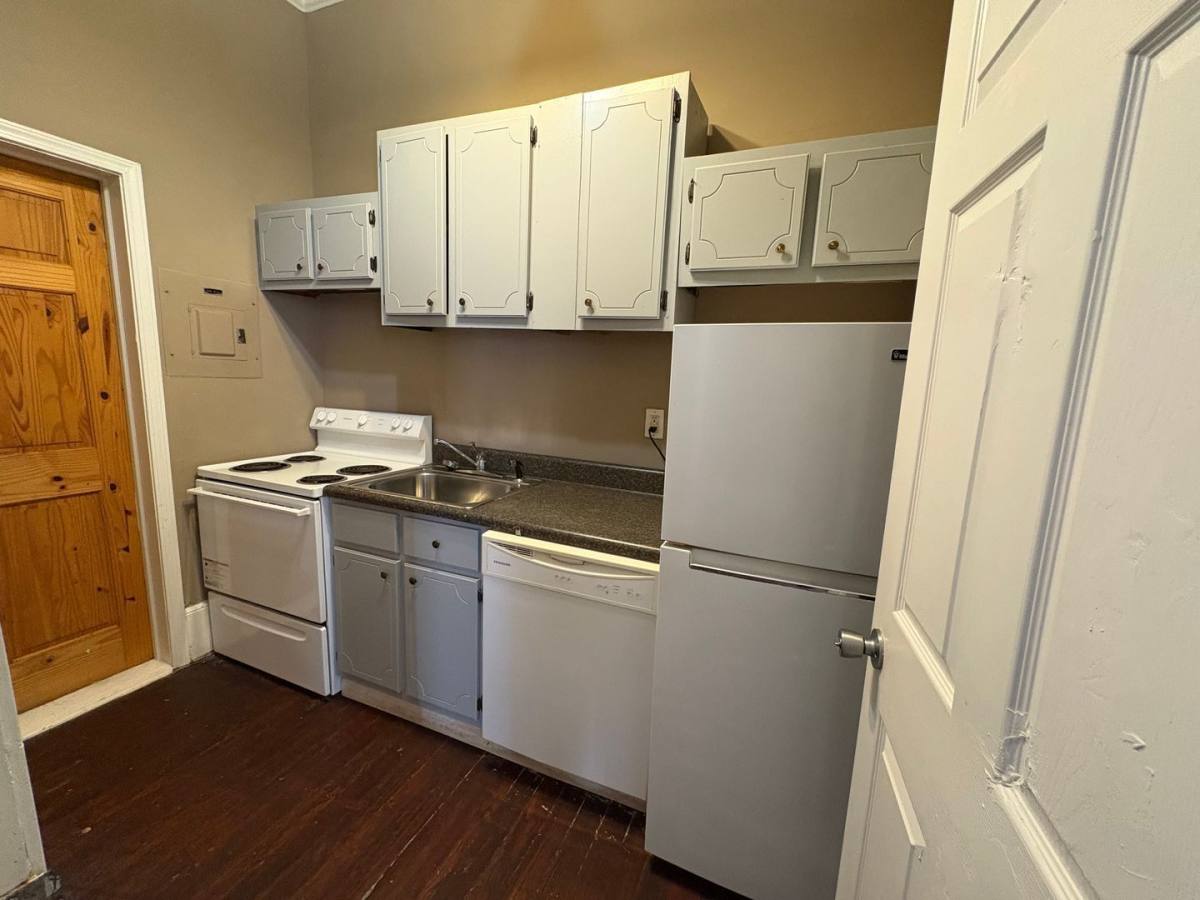 Apartment for rent at 171 Orange St #1, Macon, GA 31201