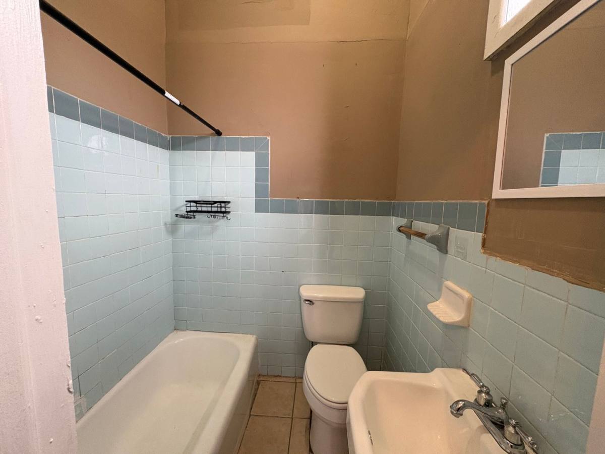 Apartment for rent at 171 Orange St #1, Macon, GA 31201