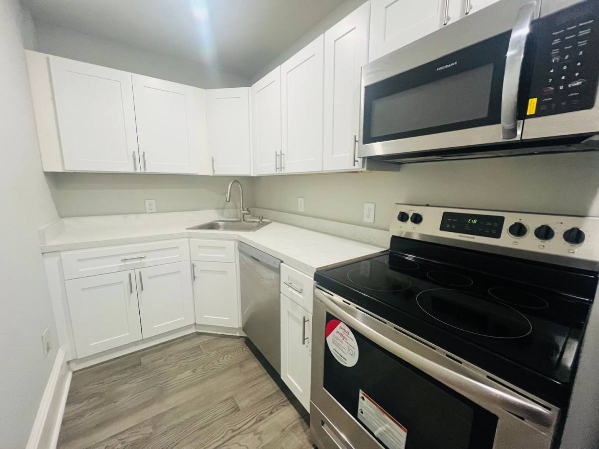 Apartment for rent at 1055 Walnut St #C, Macon, GA 31201