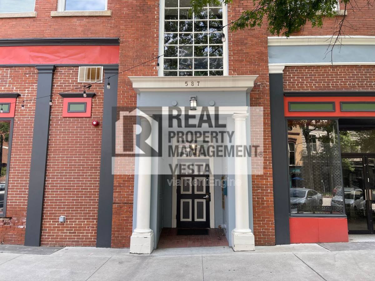 Apartment for rent at 587 Cherry St #3, Macon, GA 31201