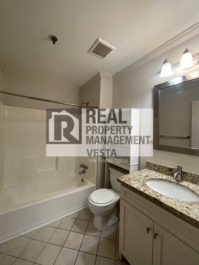 Apartment for rent at 587 Cherry St #3, Macon, GA 31201