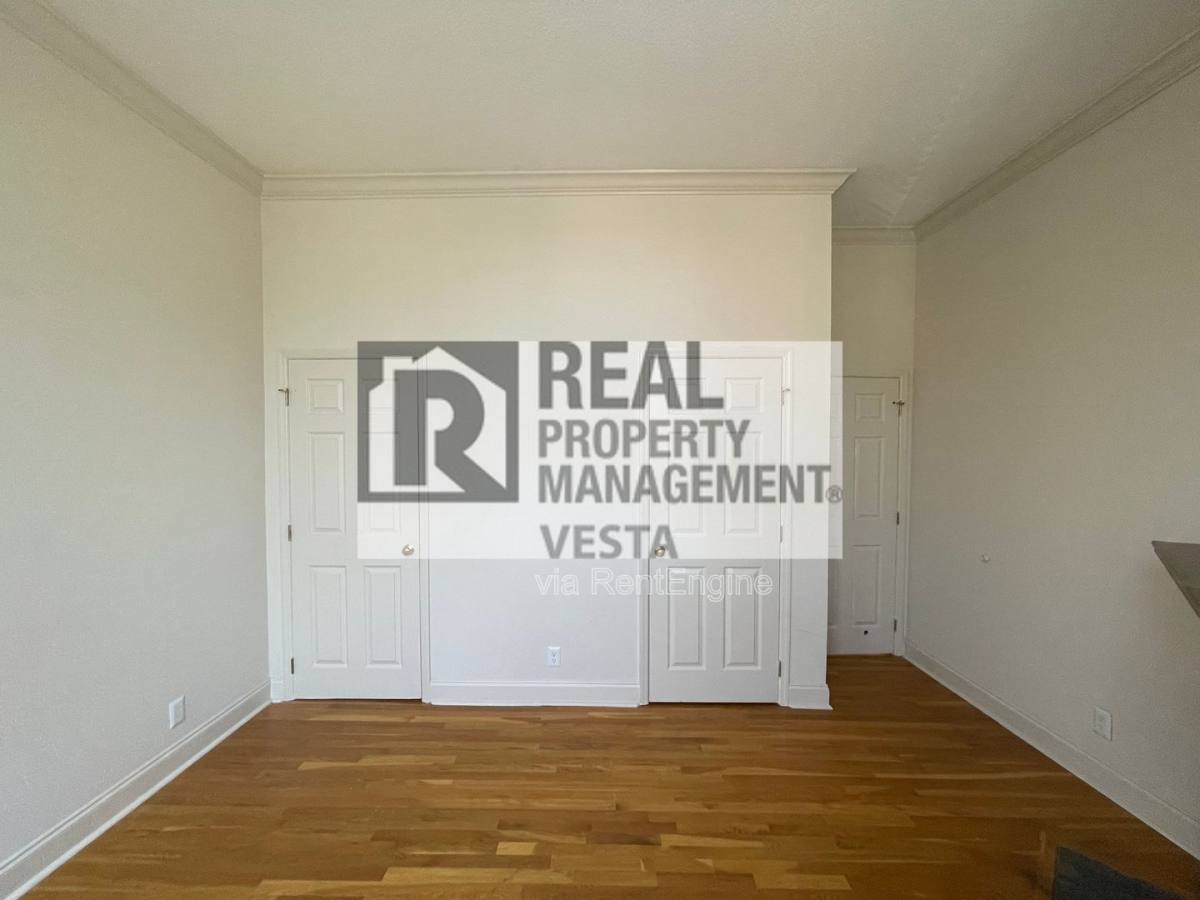 Apartment for rent at 587 Cherry St #3, Macon, GA 31201