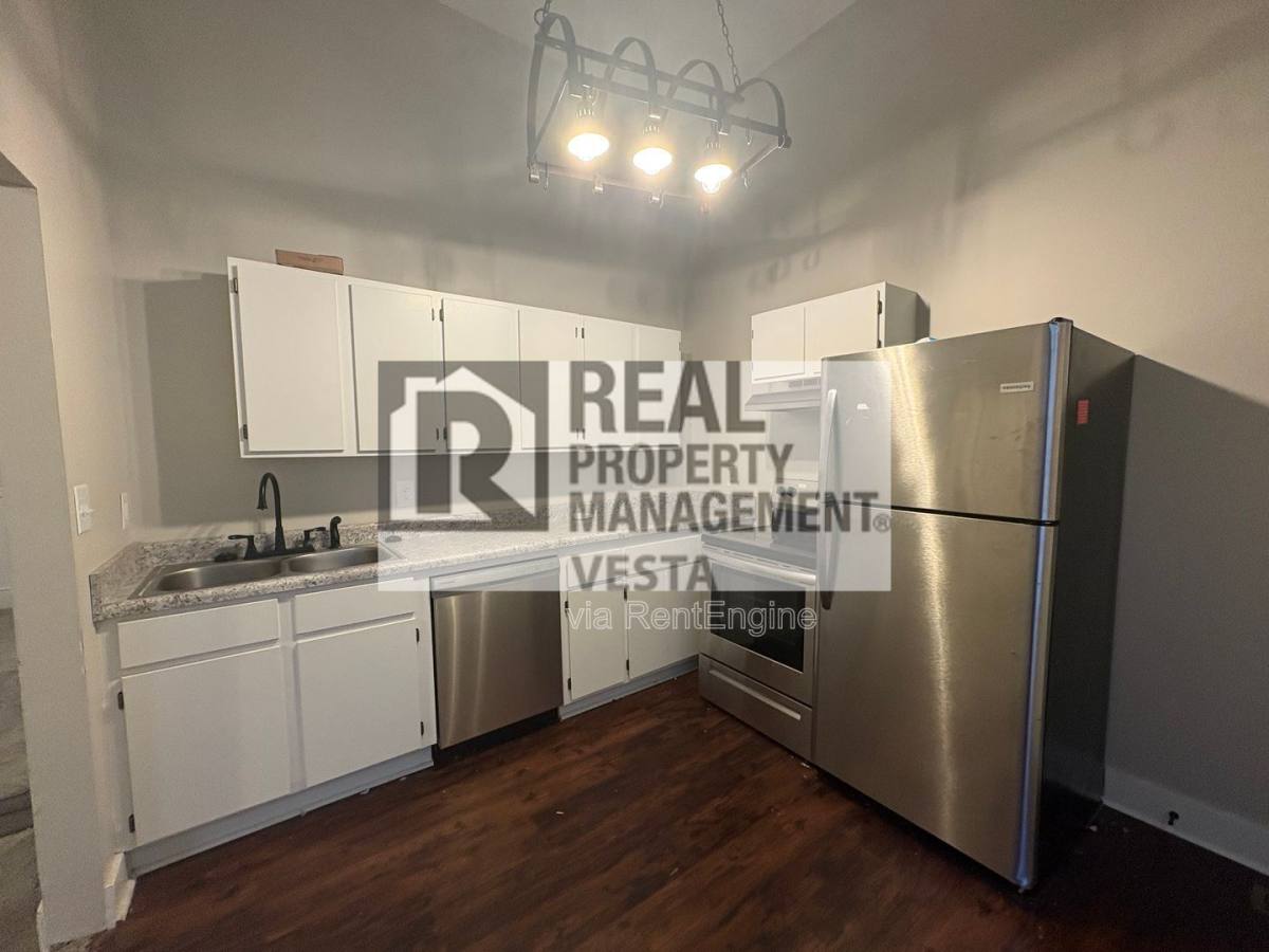 Apartment for rent at 384 Spring St #1, Macon, GA 31201