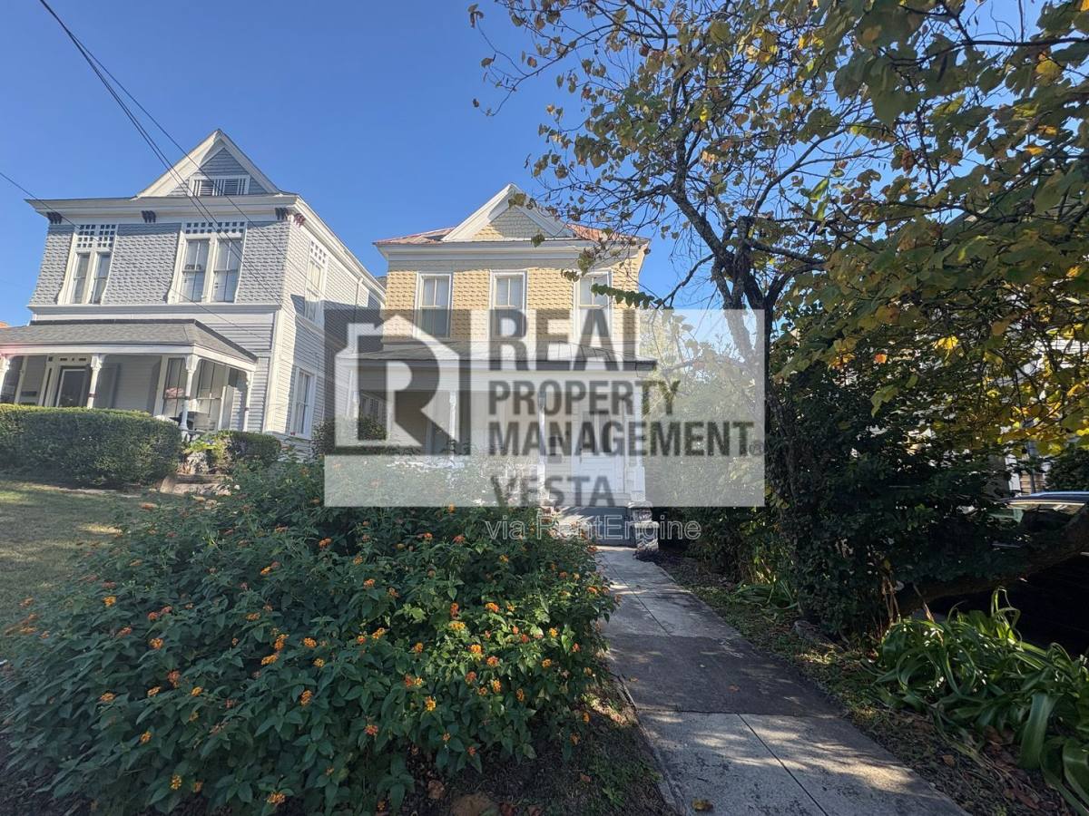 Apartment for rent at 384 Spring St #1, Macon, GA 31201