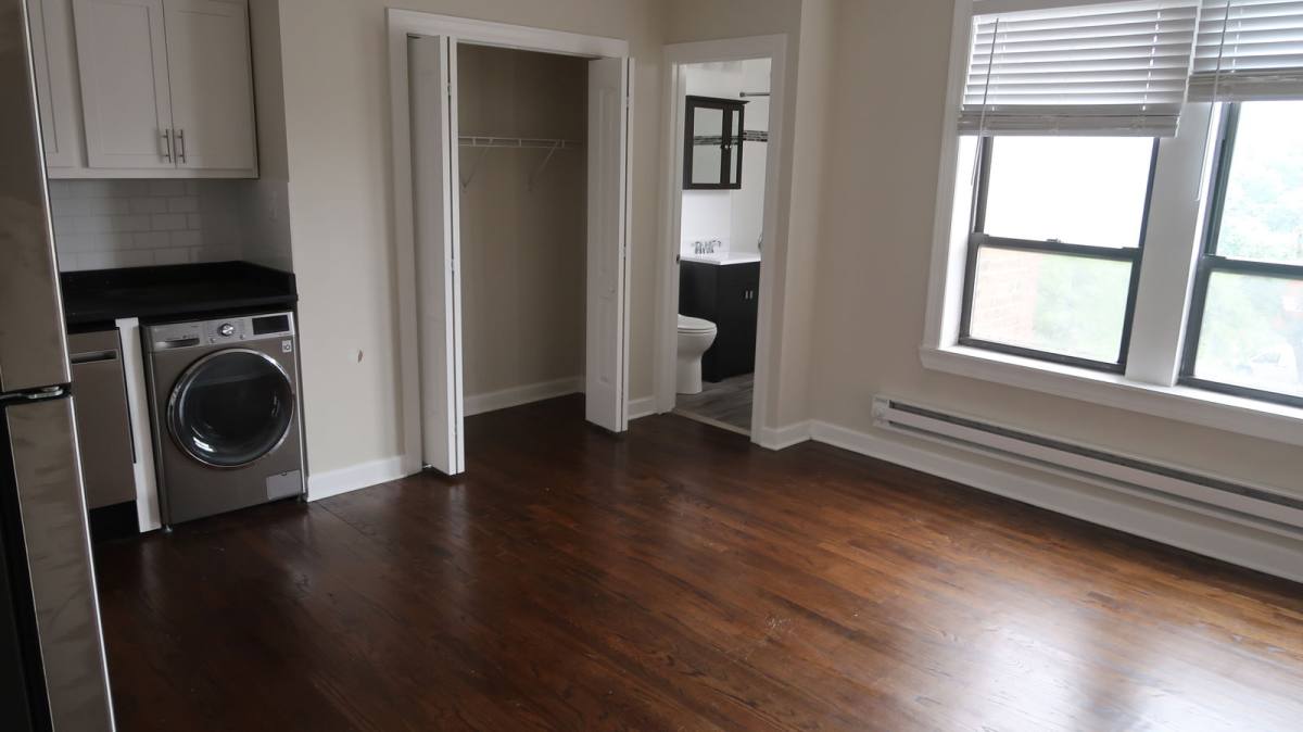 Apartment for rent at 3345 N Marshfield Ave #301, Chicago, IL 60657
