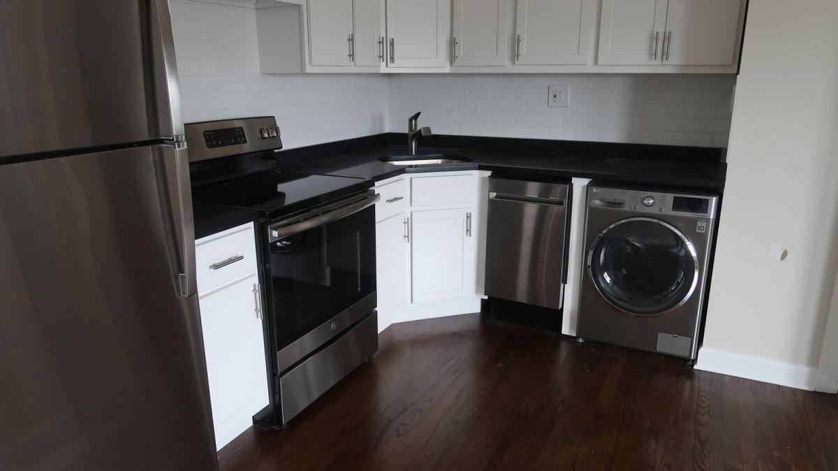 Apartment for rent at 3345 N Marshfield Ave #301, Chicago, IL 60657