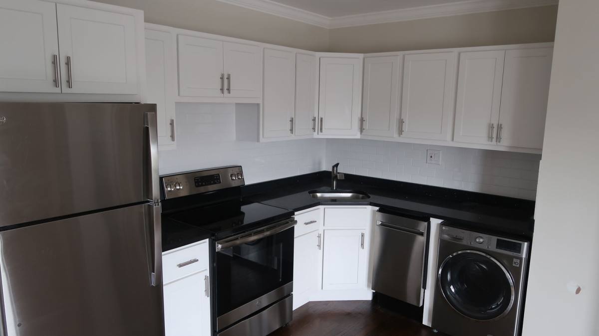 Apartment for rent at 3345 N Marshfield Ave #301, Chicago, IL 60657