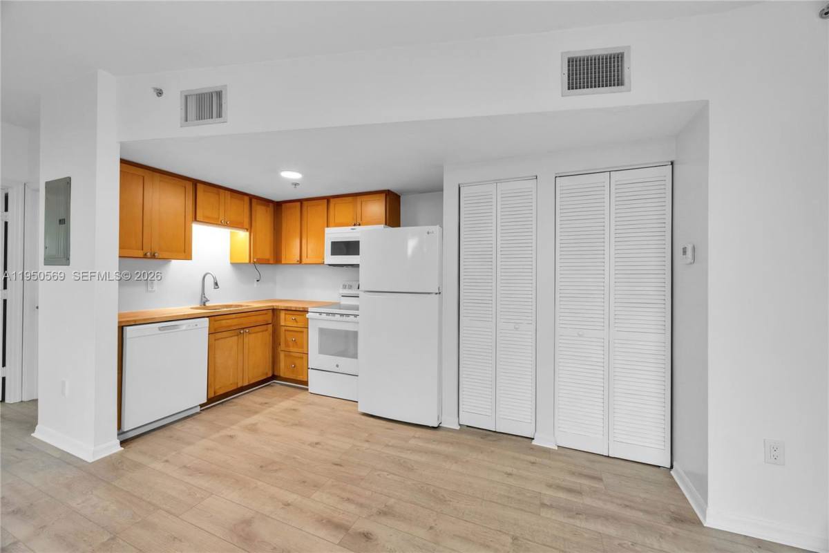 Apartment for rent at 2630 SW 28th St, Miami, FL 33133