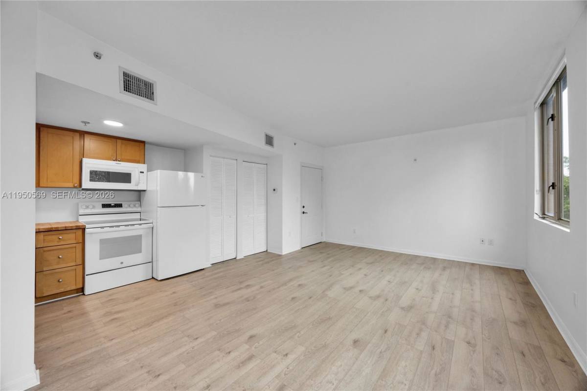 Apartment for rent at 2630 SW 28th St, Miami, FL 33133