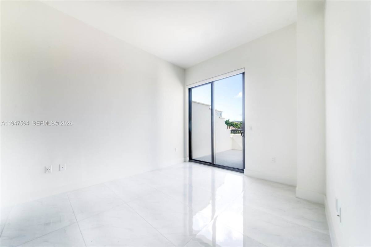 Apartment for rent at 301 Altara Ave, Miami, FL 33146