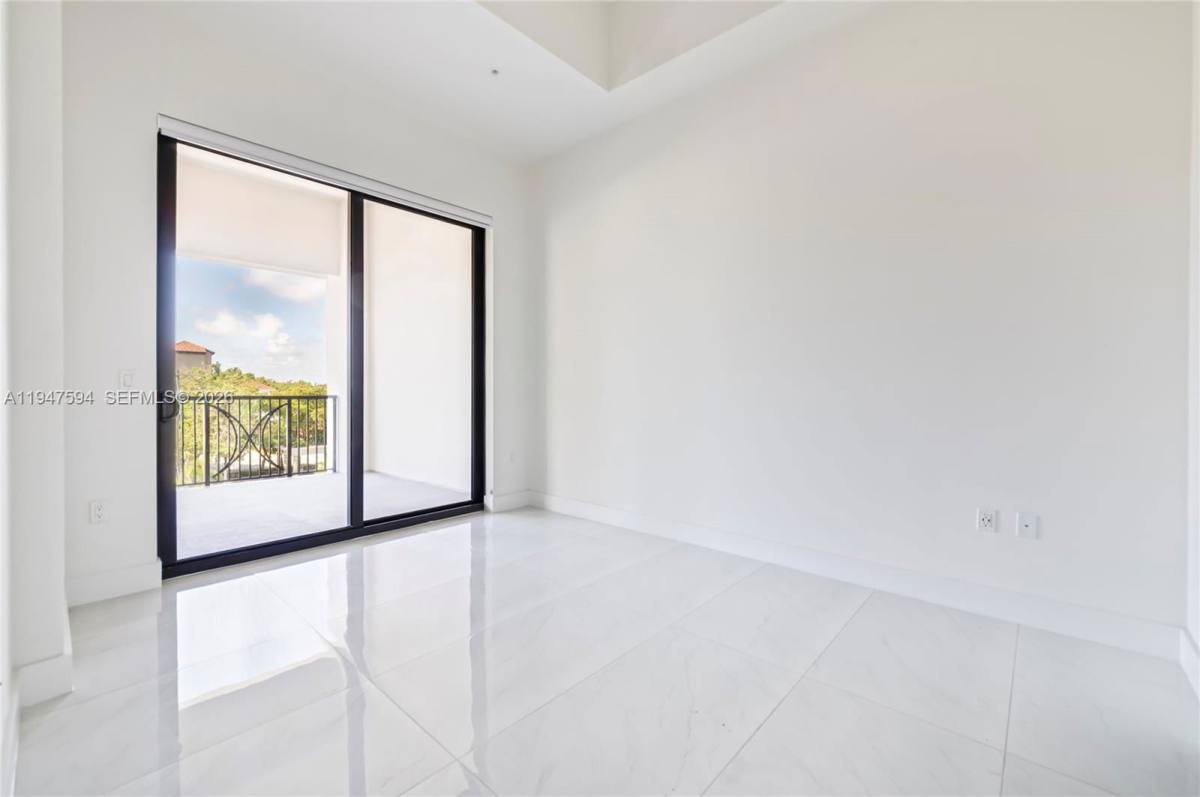 Apartment for rent at 301 Altara Ave, Miami, FL 33146