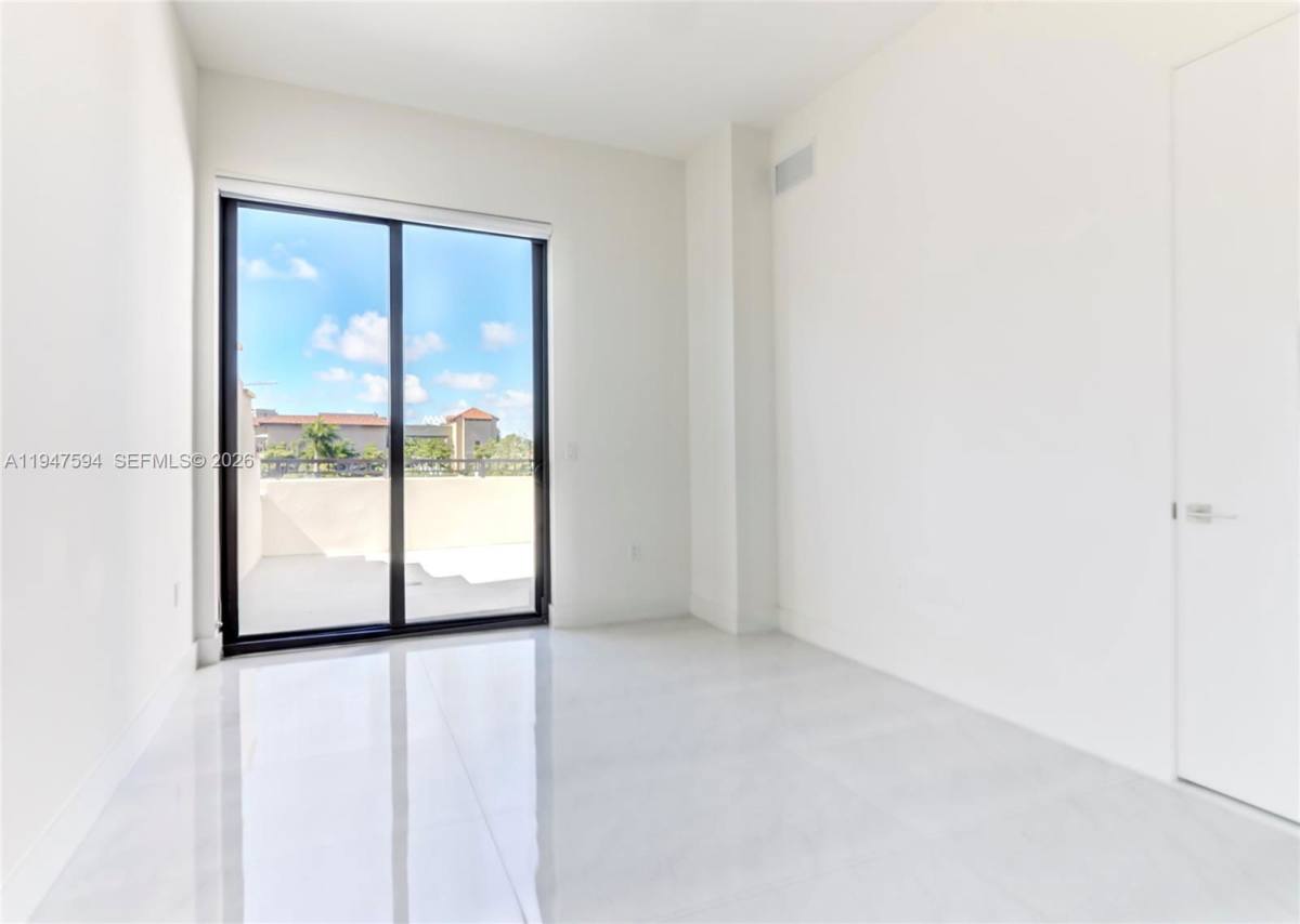 Apartment for rent at 301 Altara Ave, Miami, FL 33146